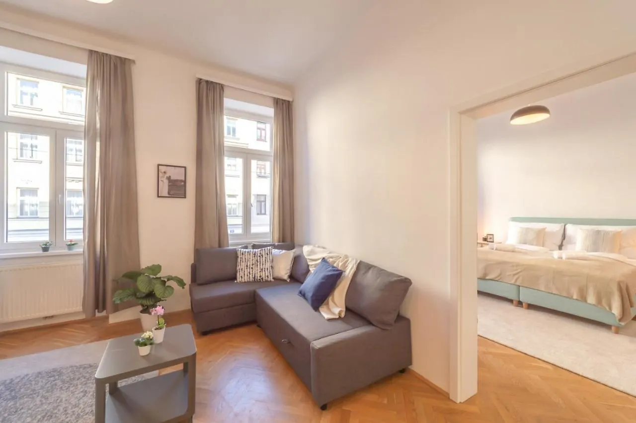Beautiful 1 bedroom apartment near Schönbrunn palace Wien