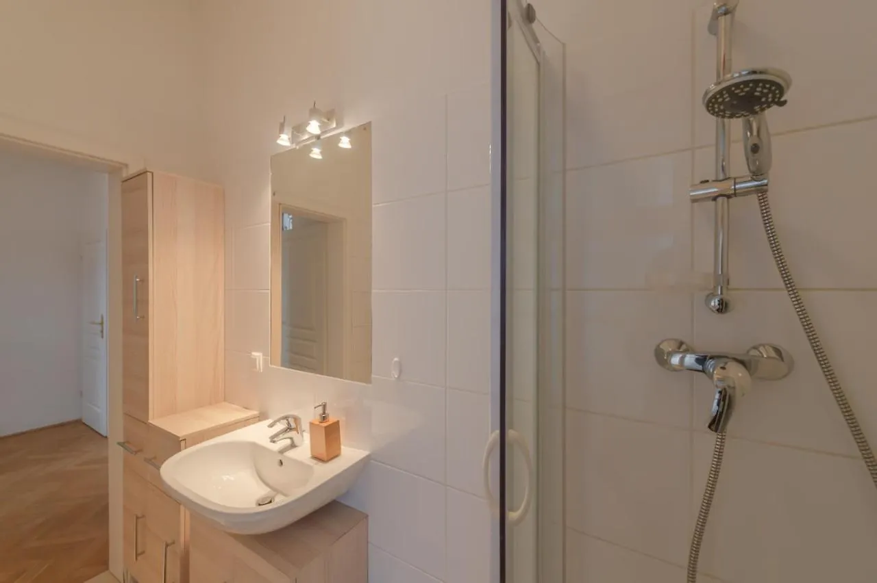 Beautiful 1 bedroom apartment near Schönbrunn palace Wien